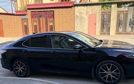Toyota Camry, 2021 год, 2 250 000 рублей, 3 фотография