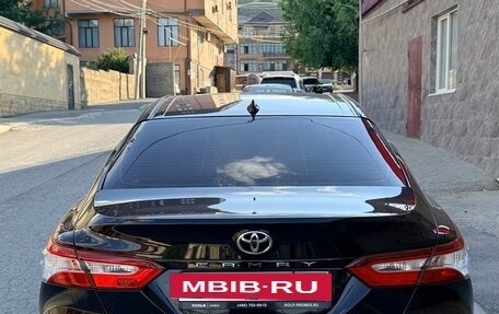 Toyota Camry, 2021 год, 2 250 000 рублей, 4 фотография