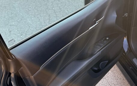 Toyota Camry, 2021 год, 2 250 000 рублей, 10 фотография