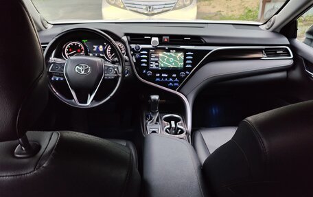 Toyota Camry, 2018 год, 2 600 000 рублей, 5 фотография