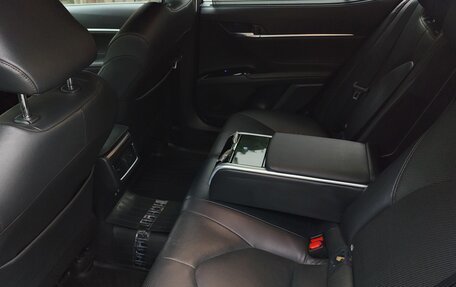 Toyota Camry, 2018 год, 2 600 000 рублей, 8 фотография