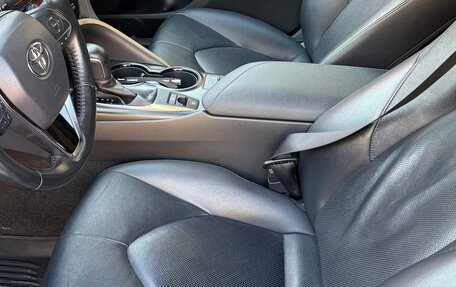 Toyota Camry, 2021 год, 2 250 000 рублей, 9 фотография