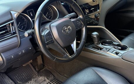 Toyota Camry, 2021 год, 2 250 000 рублей, 8 фотография