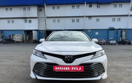 Toyota Camry, 2018 год, 2 600 000 рублей, 3 фотография