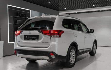 Mitsubishi Outlander III рестайлинг 3, 2018 год, 1 675 000 рублей, 5 фотография