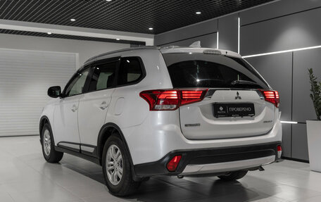 Mitsubishi Outlander III рестайлинг 3, 2018 год, 1 675 000 рублей, 4 фотография