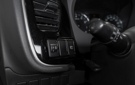 Mitsubishi Outlander III рестайлинг 3, 2018 год, 1 675 000 рублей, 22 фотография