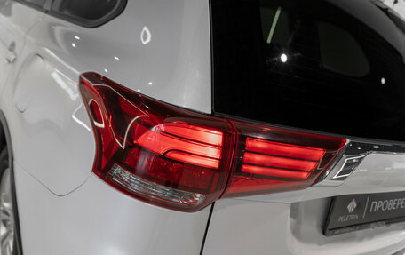 Mitsubishi Outlander III рестайлинг 3, 2018 год, 1 675 000 рублей, 26 фотография
