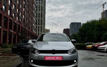 Volkswagen Polo VI (EU Market), 2013 год, 750 000 рублей, 1 фотография