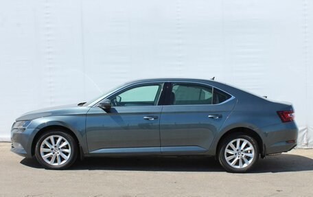 Skoda Superb III рестайлинг, 2017 год, 1 990 000 рублей, 4 фотография