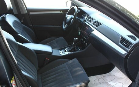 Skoda Superb III рестайлинг, 2017 год, 1 990 000 рублей, 12 фотография