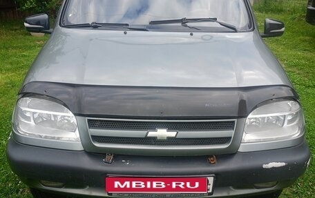 Chevrolet Niva I рестайлинг, 2005 год, 200 000 рублей, 1 фотография