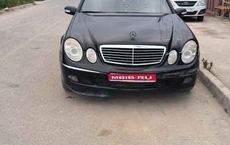 Mercedes-Benz E-Класс, 2005 год, 650 000 рублей, 1 фотография