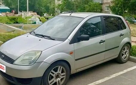 Ford Fiesta, 2005 год, 330 000 рублей, 2 фотография