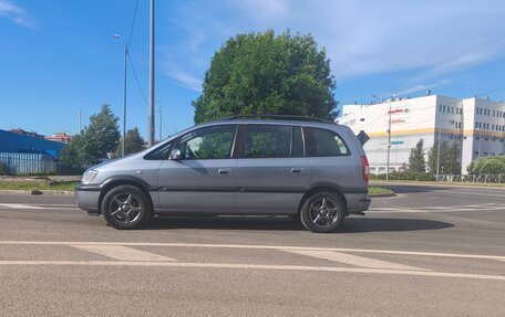 Opel Zafira A рестайлинг, 2003 год, 650 000 рублей, 3 фотография