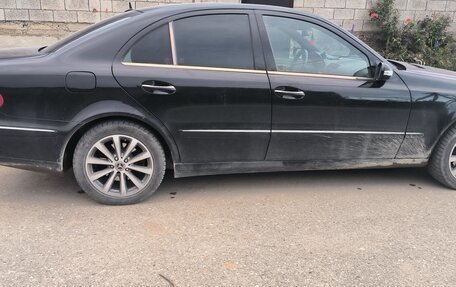 Mercedes-Benz E-Класс, 2005 год, 650 000 рублей, 2 фотография