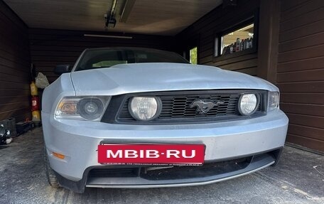Ford Mustang VI рестайлинг, 2010 год, 2 000 000 рублей, 8 фотография