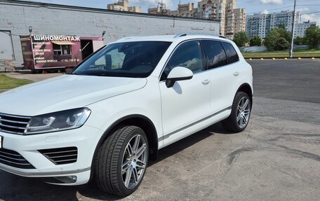 Volkswagen Touareg III, 2015 год, 2 620 000 рублей, 2 фотография
