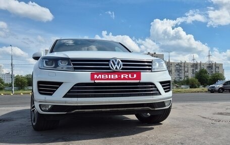 Volkswagen Touareg III, 2015 год, 2 620 000 рублей, 3 фотография