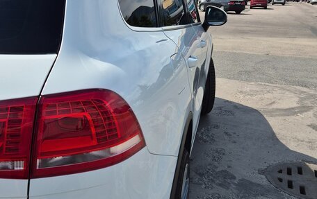 Volkswagen Touareg III, 2015 год, 2 620 000 рублей, 8 фотография