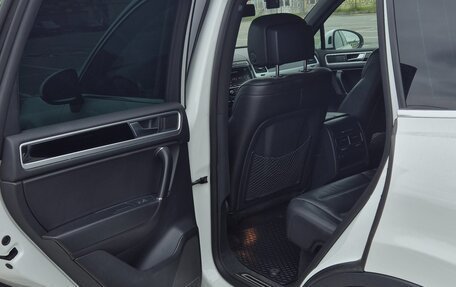 Volkswagen Touareg III, 2015 год, 2 620 000 рублей, 10 фотография