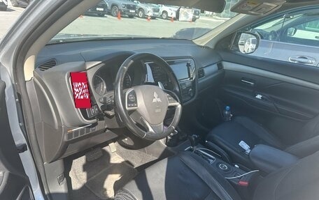 Mitsubishi Outlander III рестайлинг 3, 2014 год, 1 460 000 рублей, 4 фотография