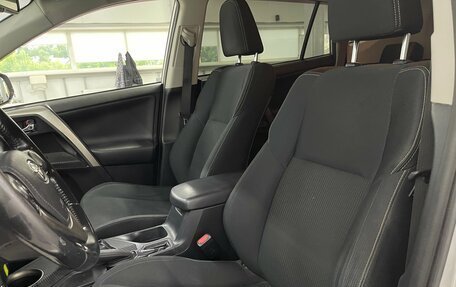 Toyota RAV4, 2013 год, 2 039 000 рублей, 21 фотография