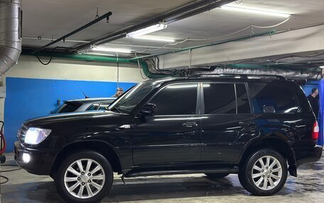 Toyota Land Cruiser 100 рестайлинг 2, 2005 год, 2 150 000 рублей, 1 фотография