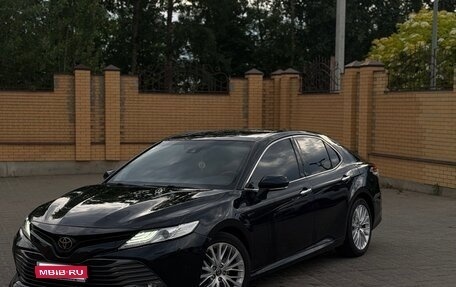 Toyota Camry, 2019 год, 2 700 000 рублей, 1 фотография