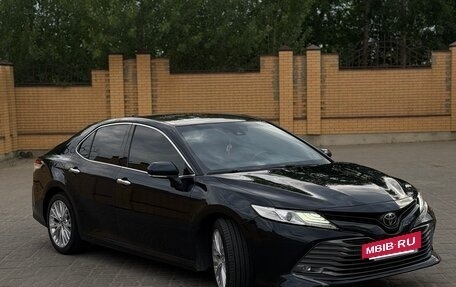 Toyota Camry, 2019 год, 2 700 000 рублей, 3 фотография