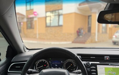 Toyota Camry, 2019 год, 2 700 000 рублей, 11 фотография