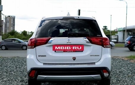 Mitsubishi Outlander III рестайлинг 3, 2018 год, 2 370 000 рублей, 6 фотография