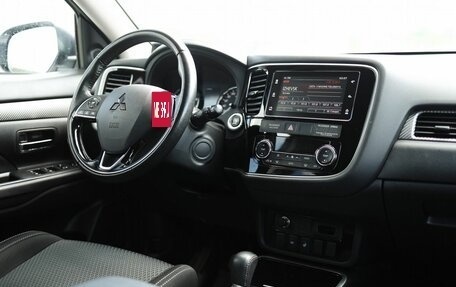 Mitsubishi Outlander III рестайлинг 3, 2018 год, 2 370 000 рублей, 15 фотография
