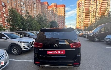 KIA Carnival III, 2018 год, 2 350 000 рублей, 5 фотография