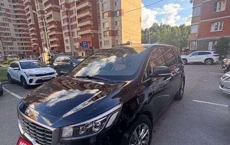 KIA Carnival III, 2018 год, 2 350 000 рублей, 4 фотография