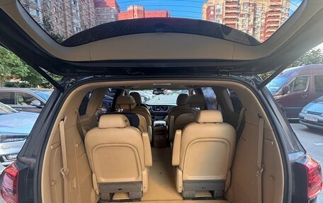KIA Carnival III, 2018 год, 2 350 000 рублей, 14 фотография