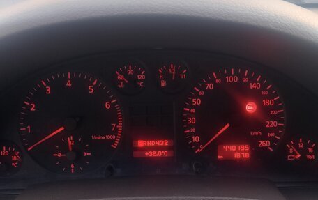 Audi A6, 1998 год, 200 000 рублей, 7 фотография