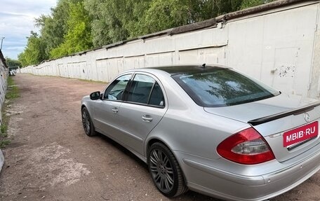 Mercedes-Benz E-Класс, 2004 год, 850 000 рублей, 4 фотография