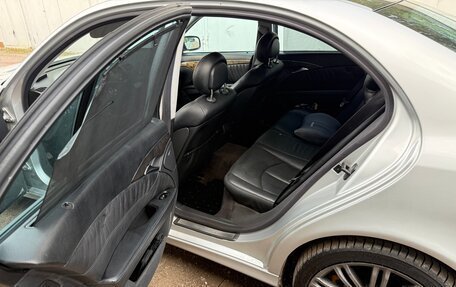 Mercedes-Benz E-Класс, 2004 год, 850 000 рублей, 9 фотография