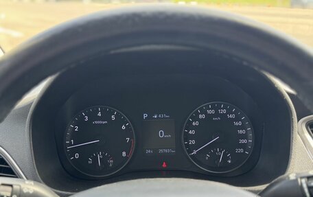 Hyundai Solaris II рестайлинг, 2018 год, 1 050 000 рублей, 12 фотография