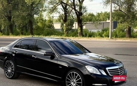 Mercedes-Benz E-Класс, 2011 год, 1 420 000 рублей, 2 фотография