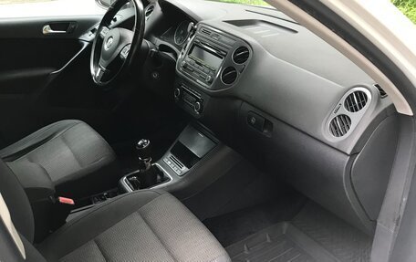 Volkswagen Tiguan I, 2011 год, 980 000 рублей, 10 фотография