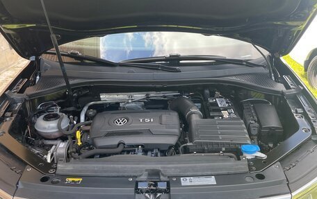 Volkswagen Tiguan II, 2017 год, 3 400 000 рублей, 6 фотография