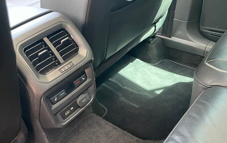 Volkswagen Tiguan II, 2017 год, 3 400 000 рублей, 13 фотография