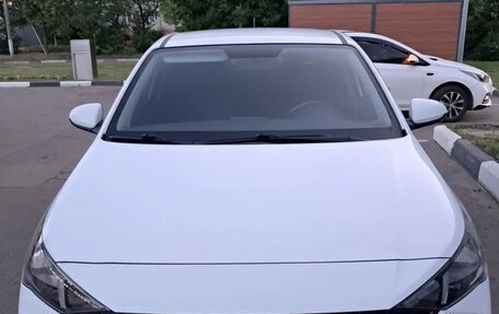 Hyundai Solaris II рестайлинг, 2021 год, 1 600 000 рублей, 1 фотография