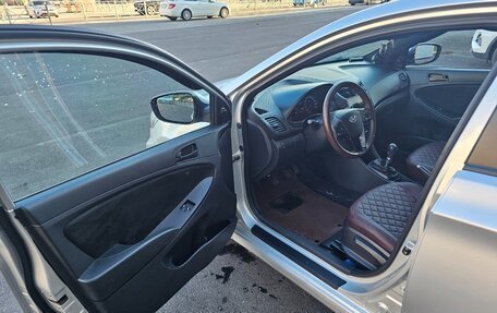 Hyundai Solaris II рестайлинг, 2013 год, 650 000 рублей, 8 фотография