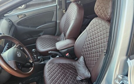 Hyundai Solaris II рестайлинг, 2013 год, 650 000 рублей, 13 фотография