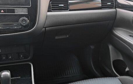Mitsubishi Outlander III рестайлинг 3, 2019 год, 2 090 000 рублей, 12 фотография