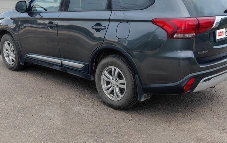 Mitsubishi Outlander III рестайлинг 3, 2019 год, 2 090 000 рублей, 6 фотография
