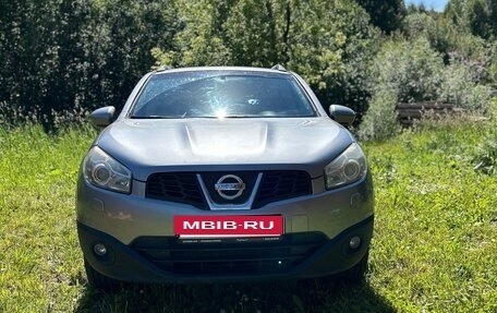 Nissan Qashqai, 2010 год, 830 000 рублей, 2 фотография